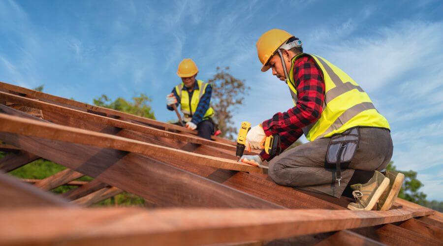 Expert Emergency Roof Repairs services in Hulbert, MI